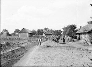Budowa drogi do Tarnowa przez Chyszów 1930